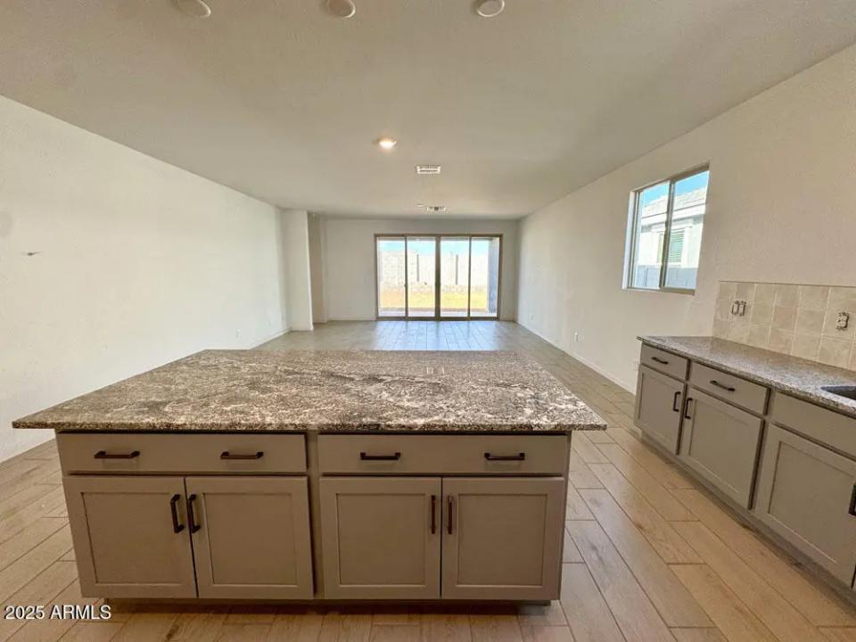 Real Estate Picture 9