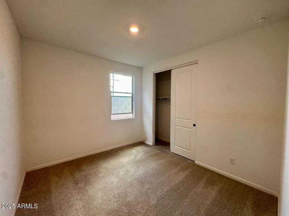 Real Estate Picture 12