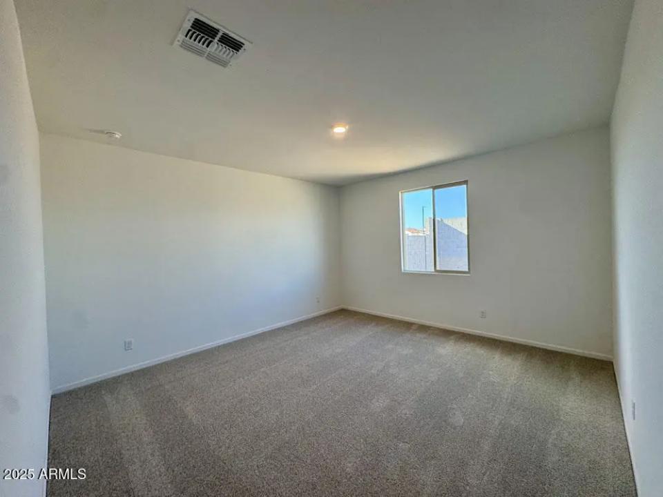 Real Estate Picture 13
