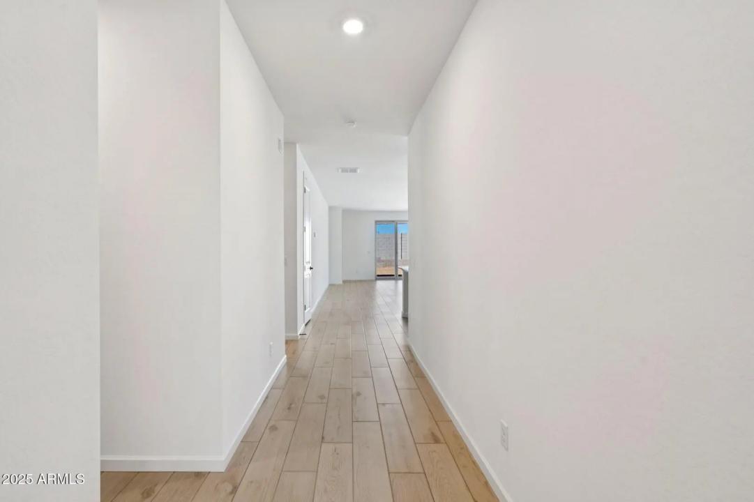 Real Estate Picture 5
