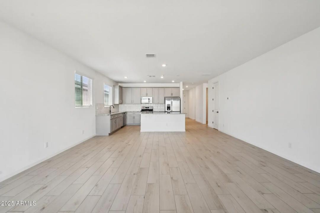 Real Estate Picture 7