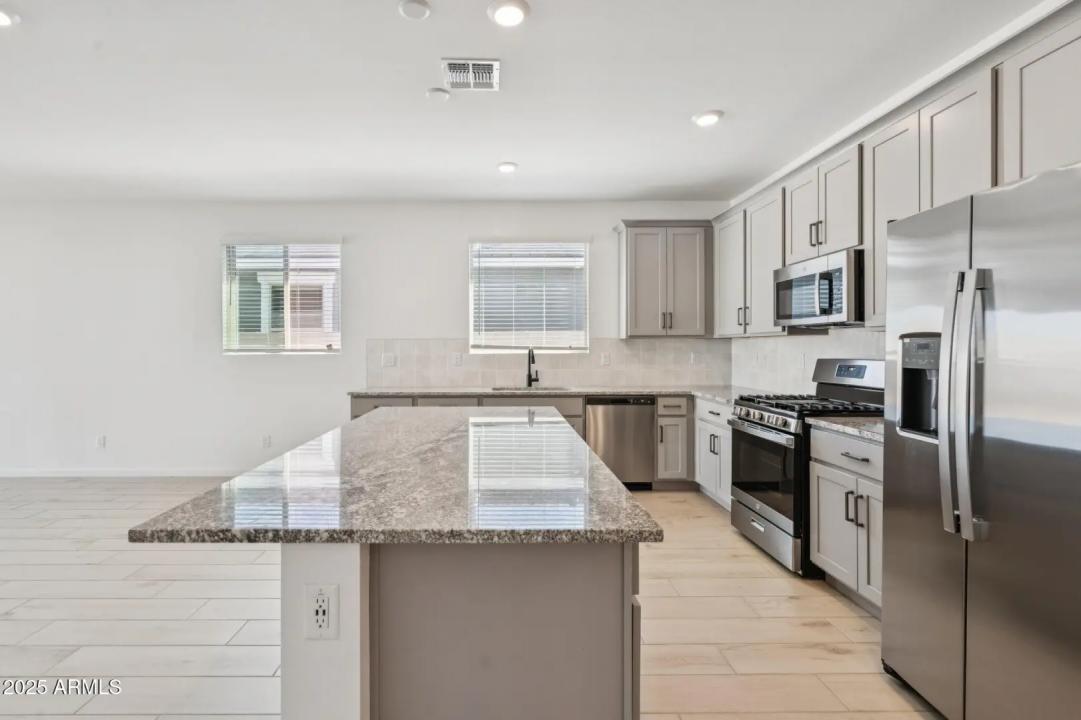 Real Estate Picture 10