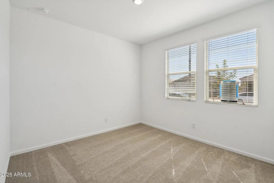 Real Estate Picture 16