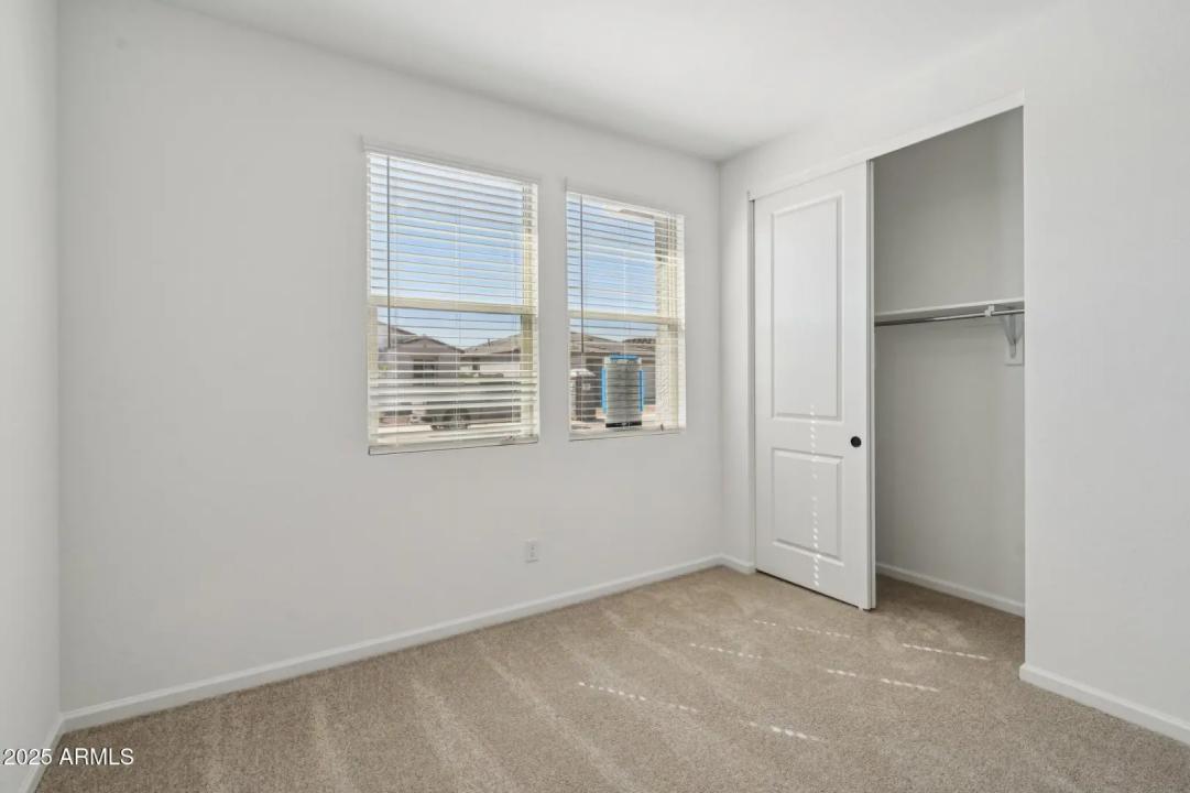 Real Estate Picture 17