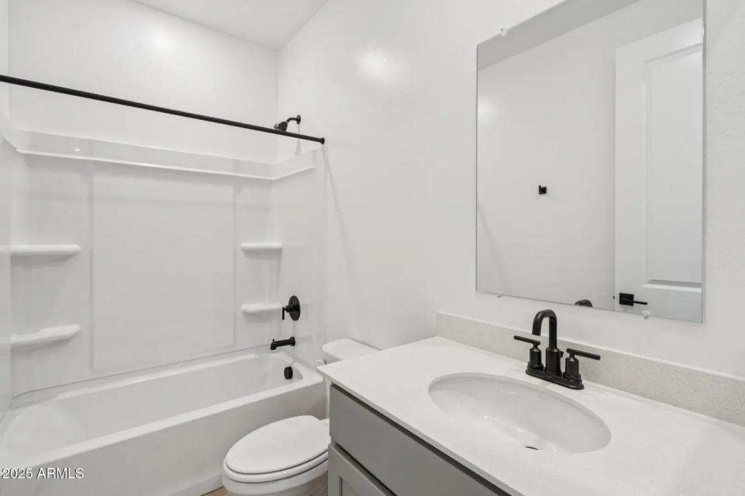 Real Estate Picture 18