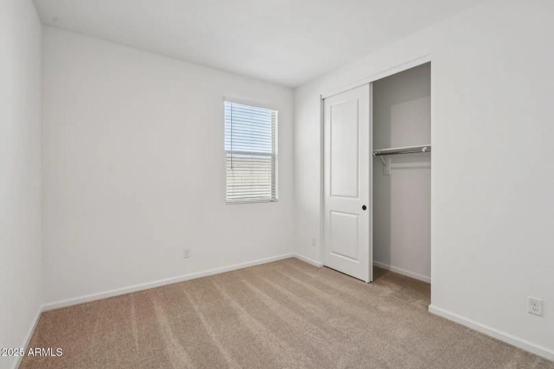 Real Estate Picture 24