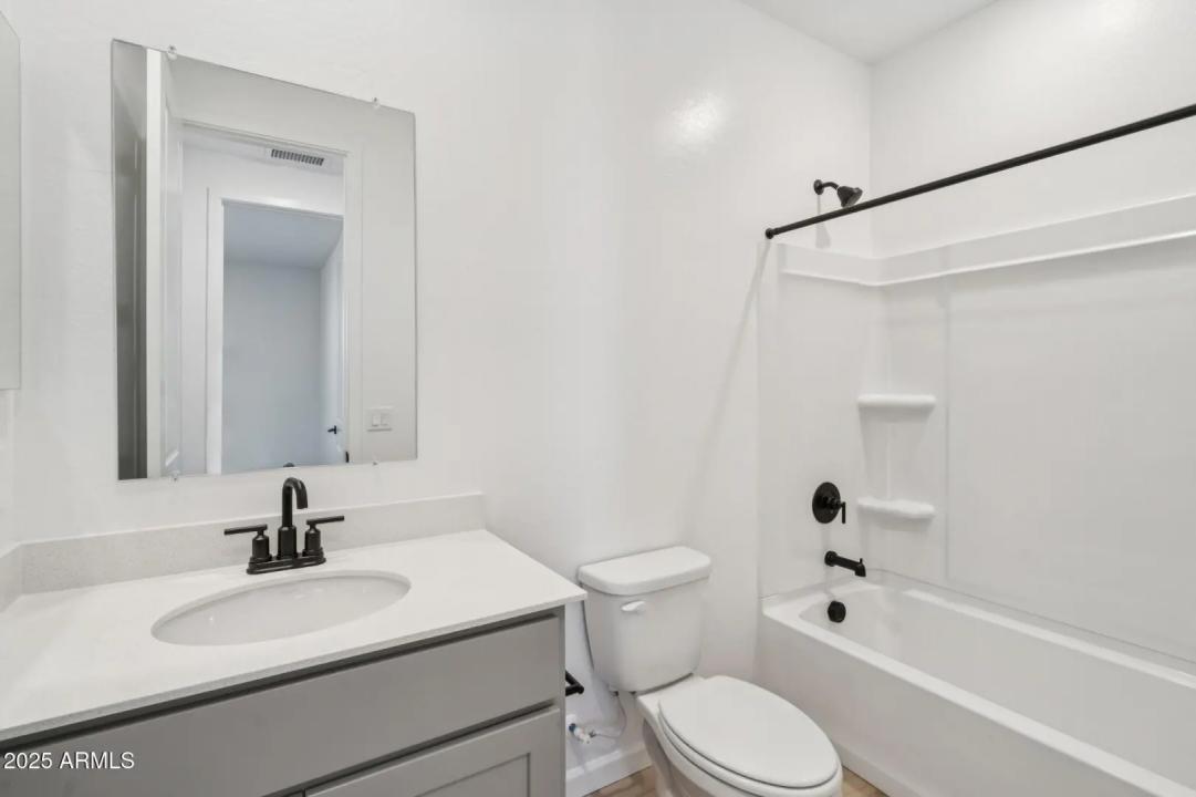 Real Estate Picture 25