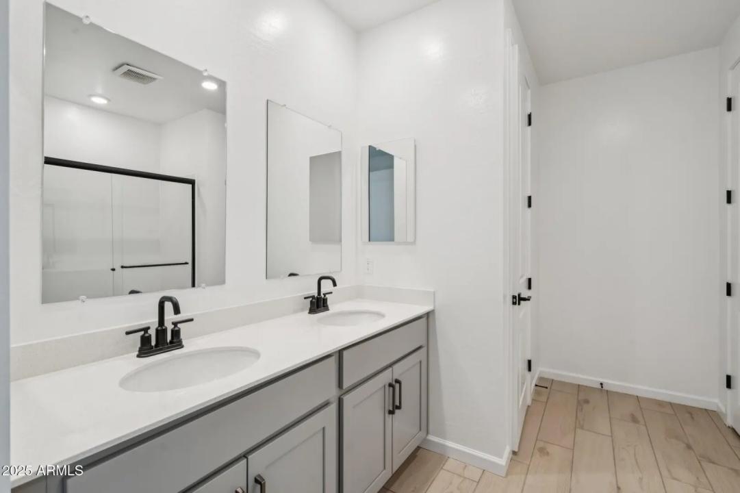 Real Estate Picture 27