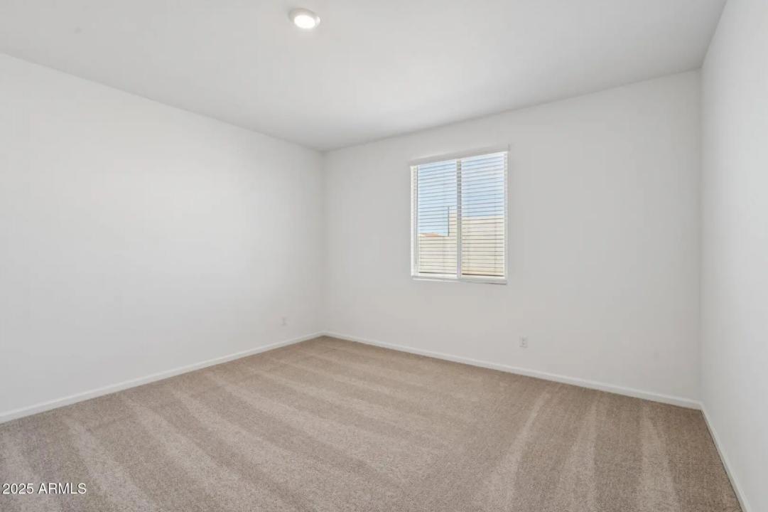 Real Estate Picture 32