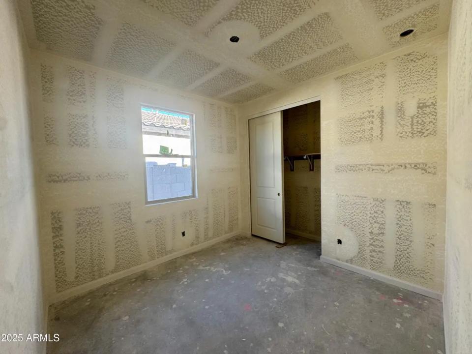 Real Estate Picture 6