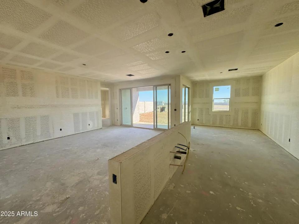 Real Estate Picture 9