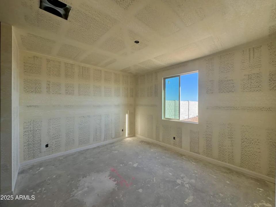 Real Estate Picture 10