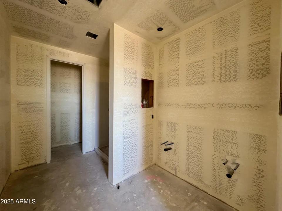 Real Estate Picture 11