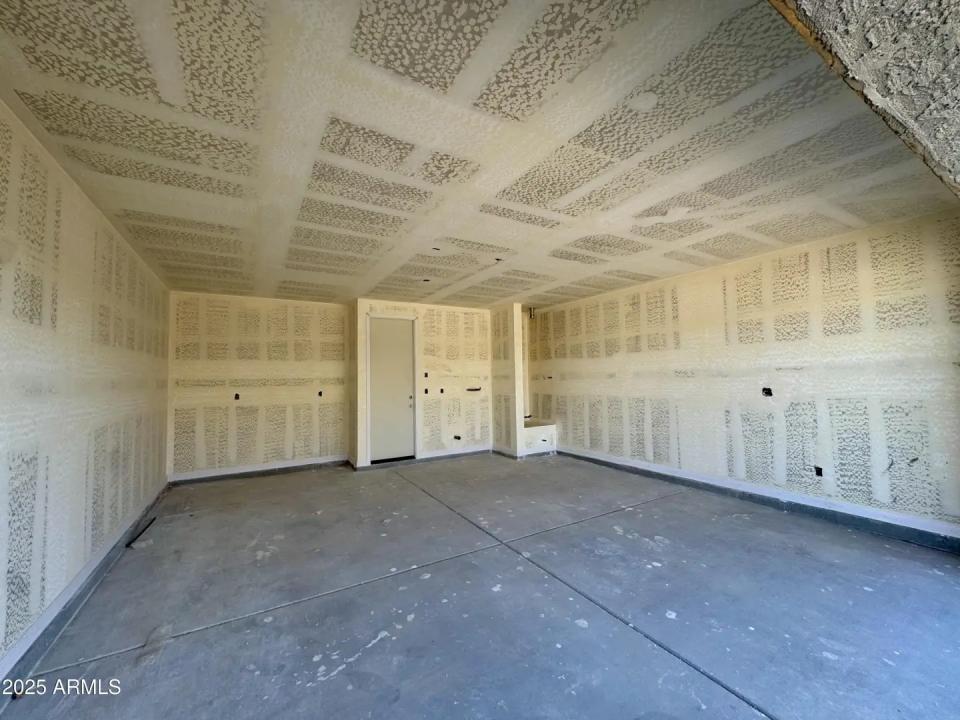 Real Estate Picture 12