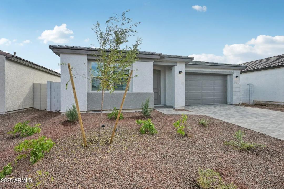 Real Estate Picture 3