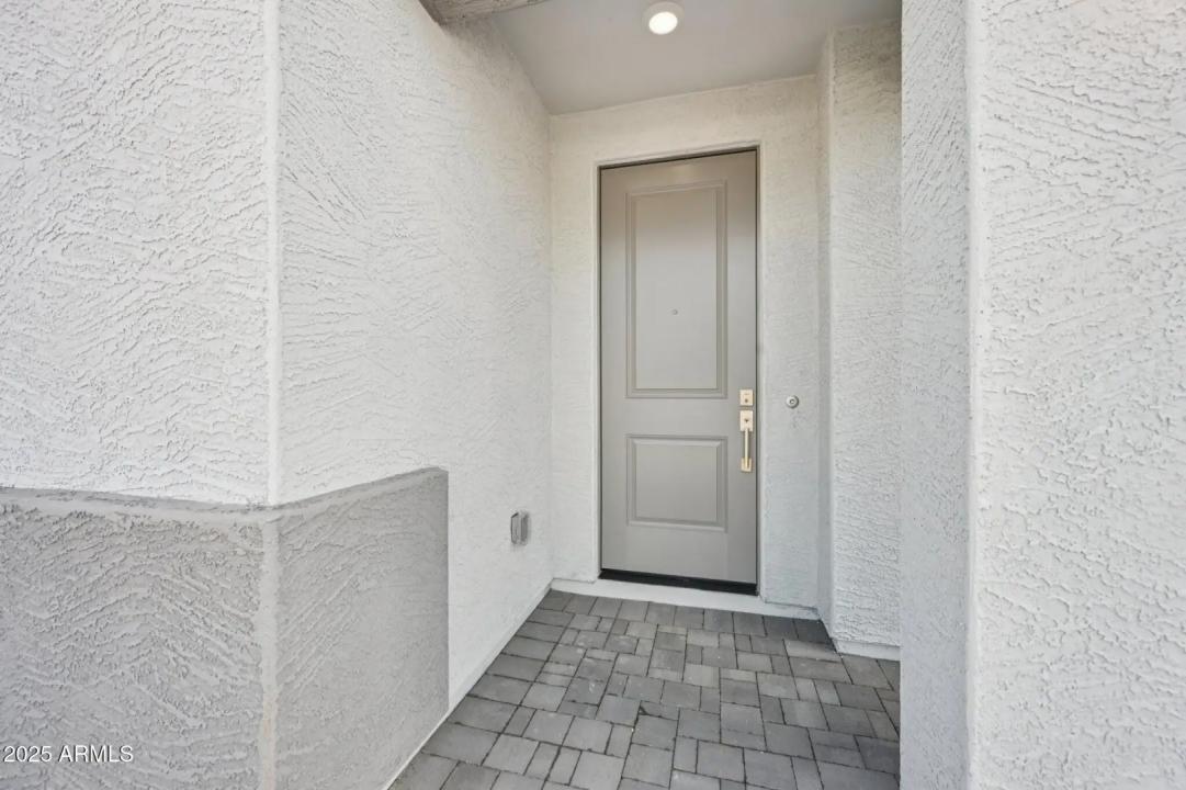 Real Estate Picture 4