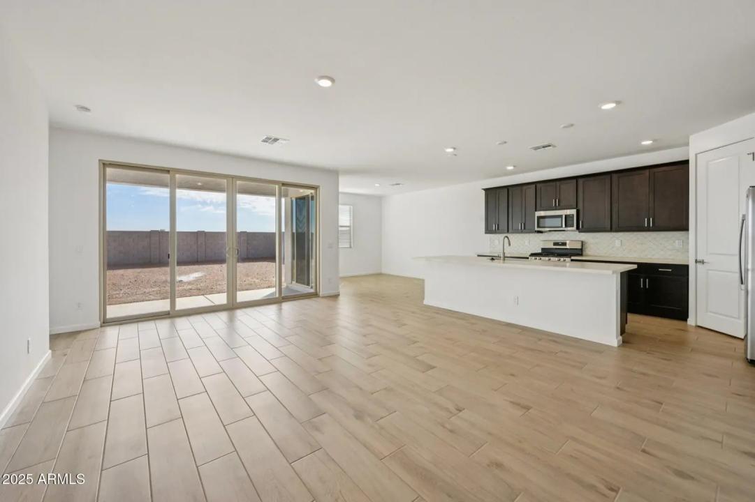 Real Estate Picture 5