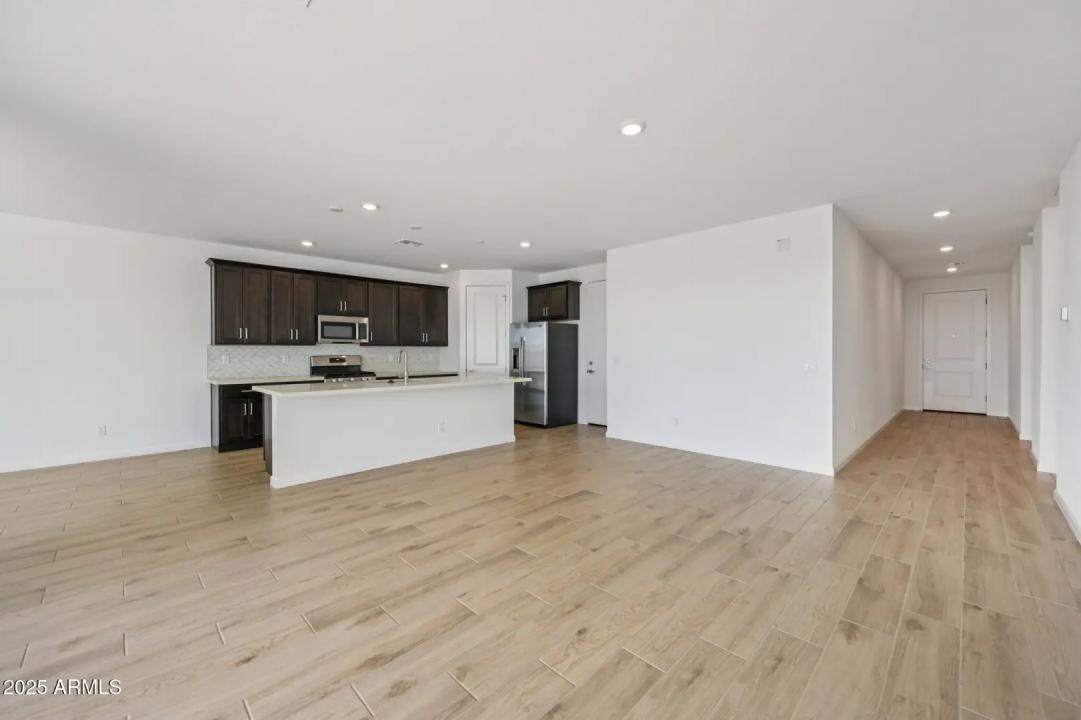 Real Estate Picture 6