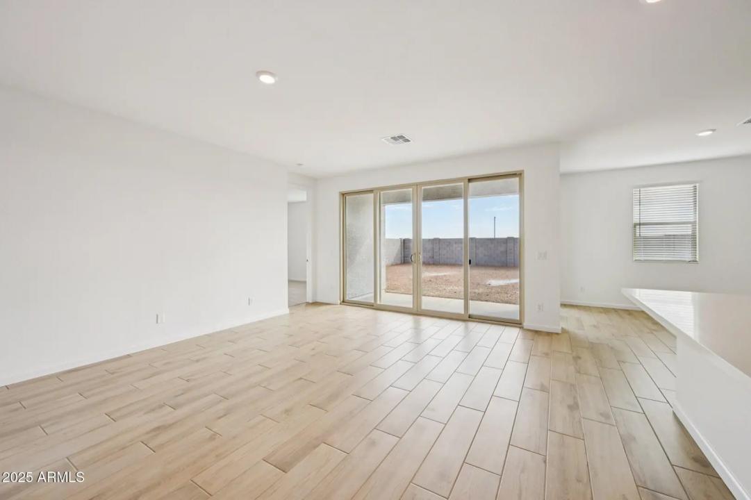 Real Estate Picture 7