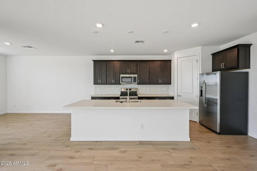 Real Estate Picture 10