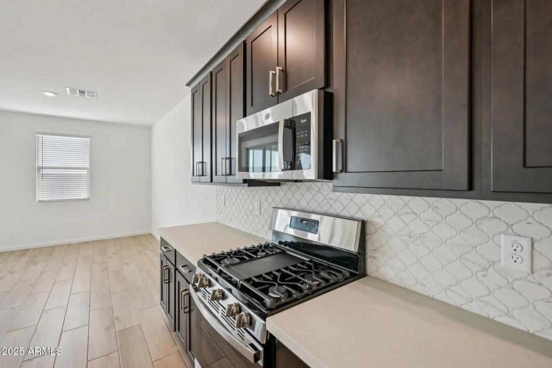 Real Estate Picture 15