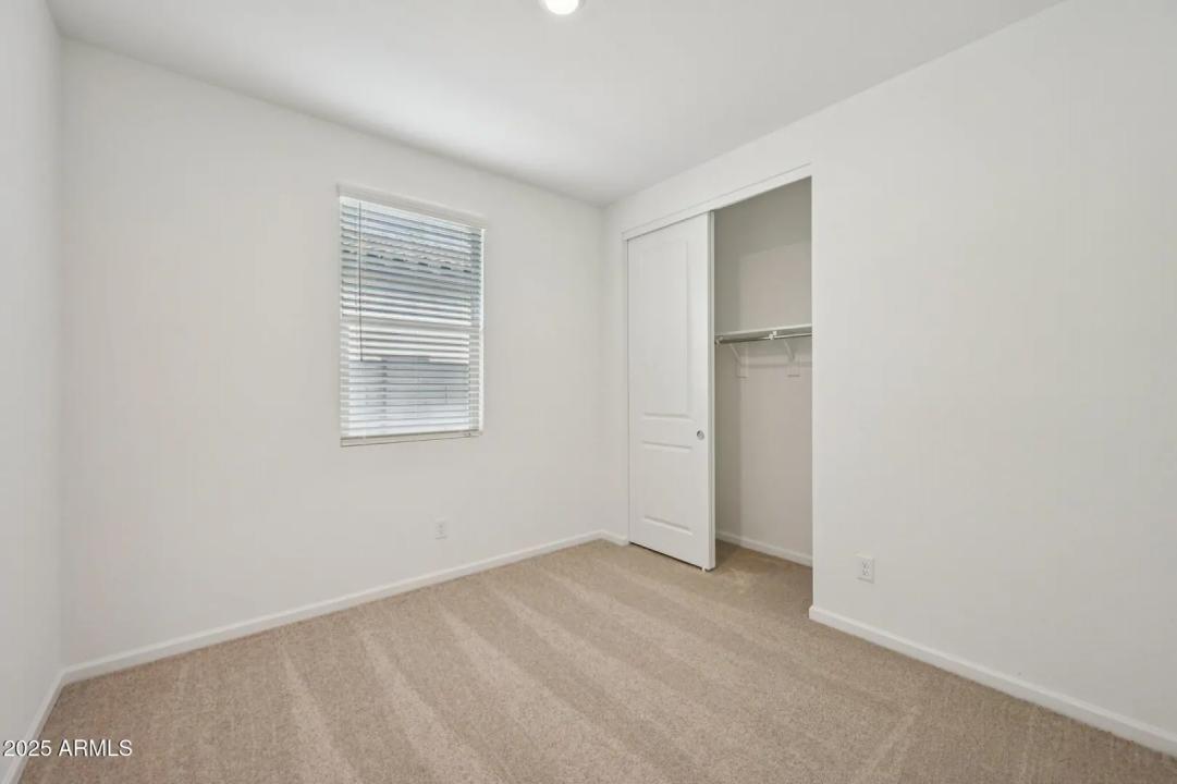 Real Estate Picture 18