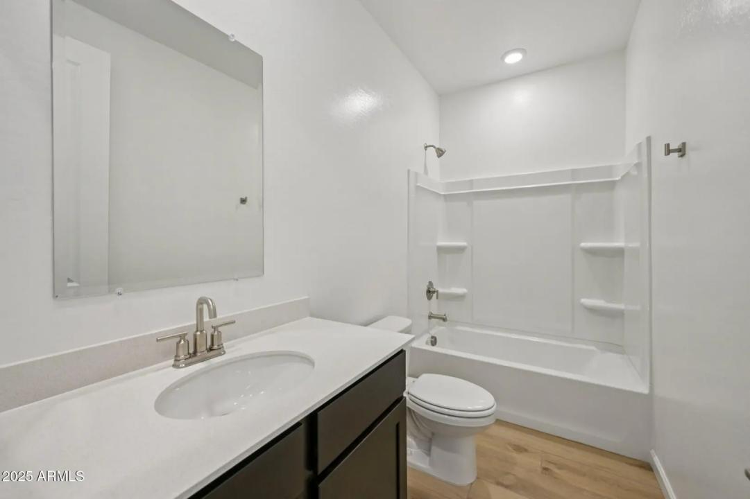 Real Estate Picture 19