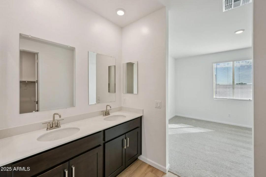 Real Estate Picture 28