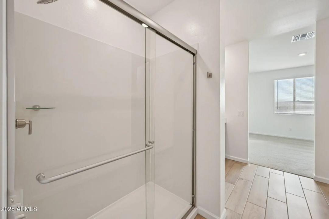 Real Estate Picture 30