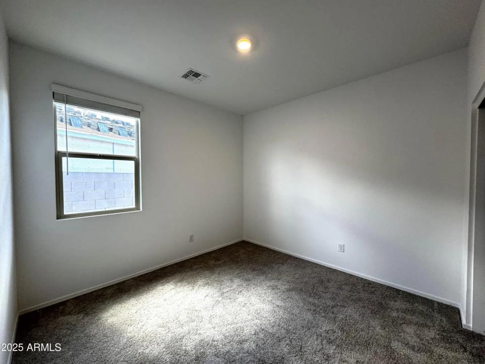 Real Estate Picture 7