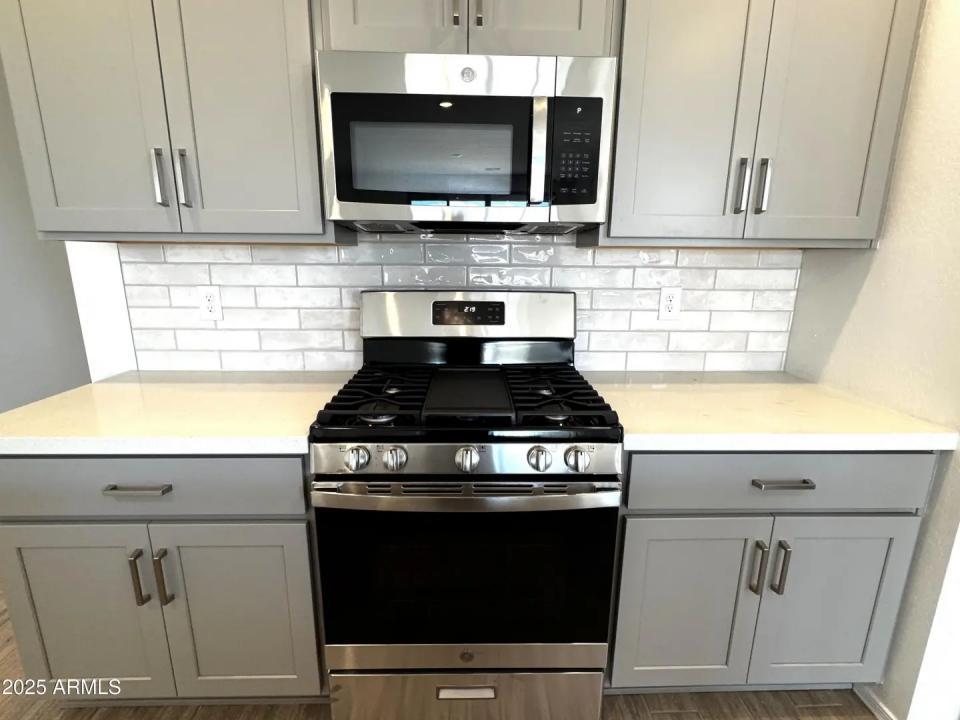 Real Estate Picture 11