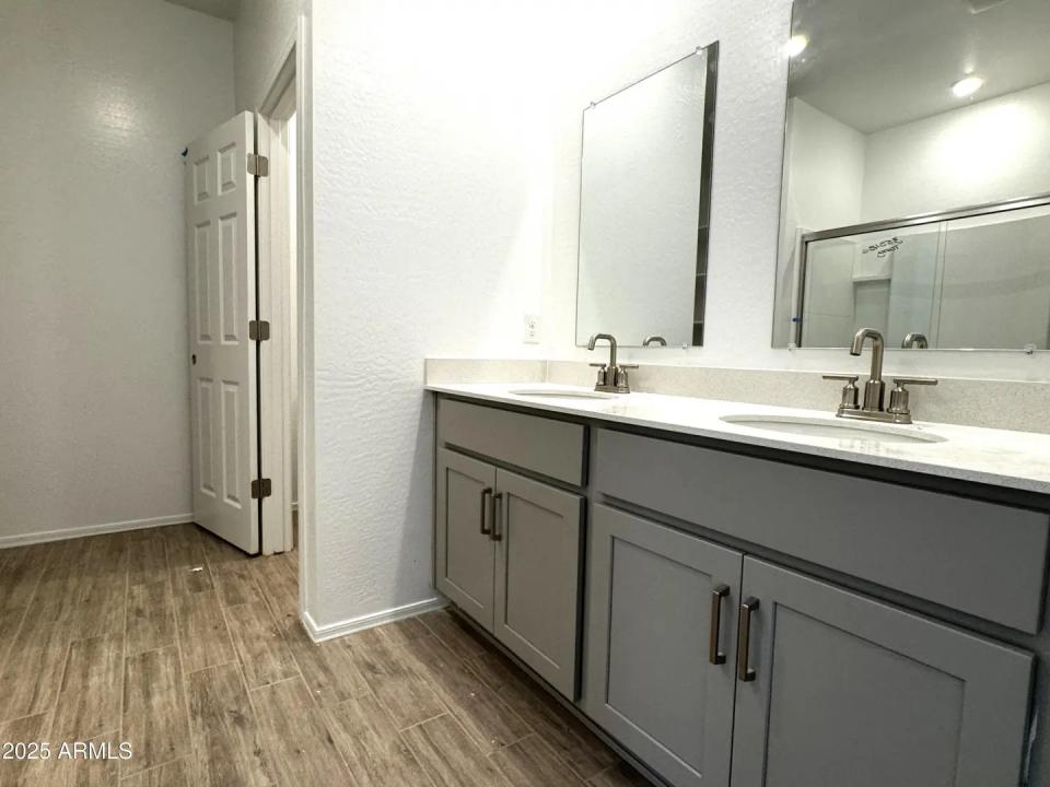 Real Estate Picture 15