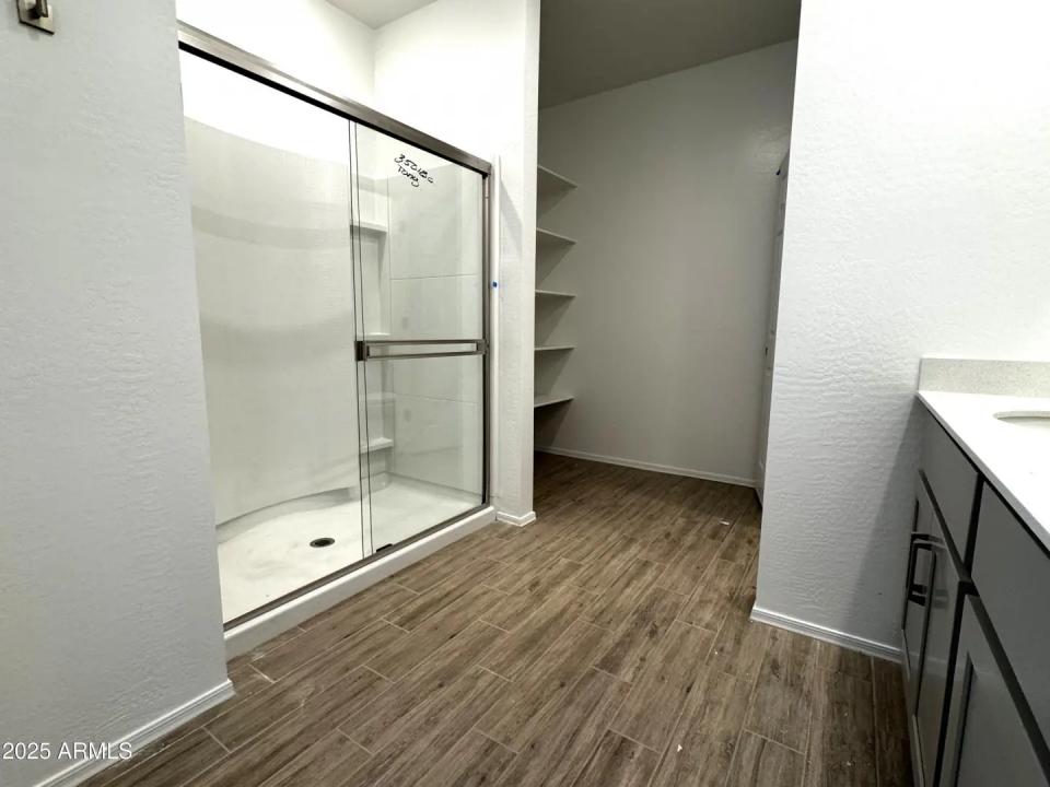 Real Estate Picture 16