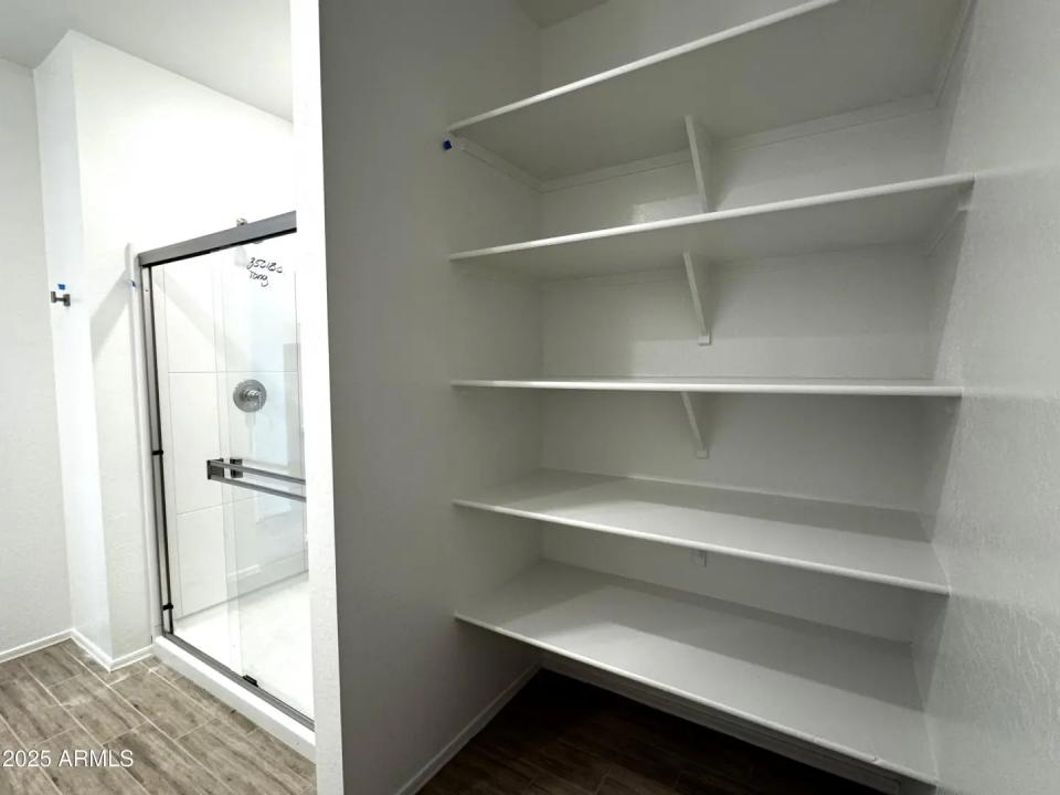 Real Estate Picture 18