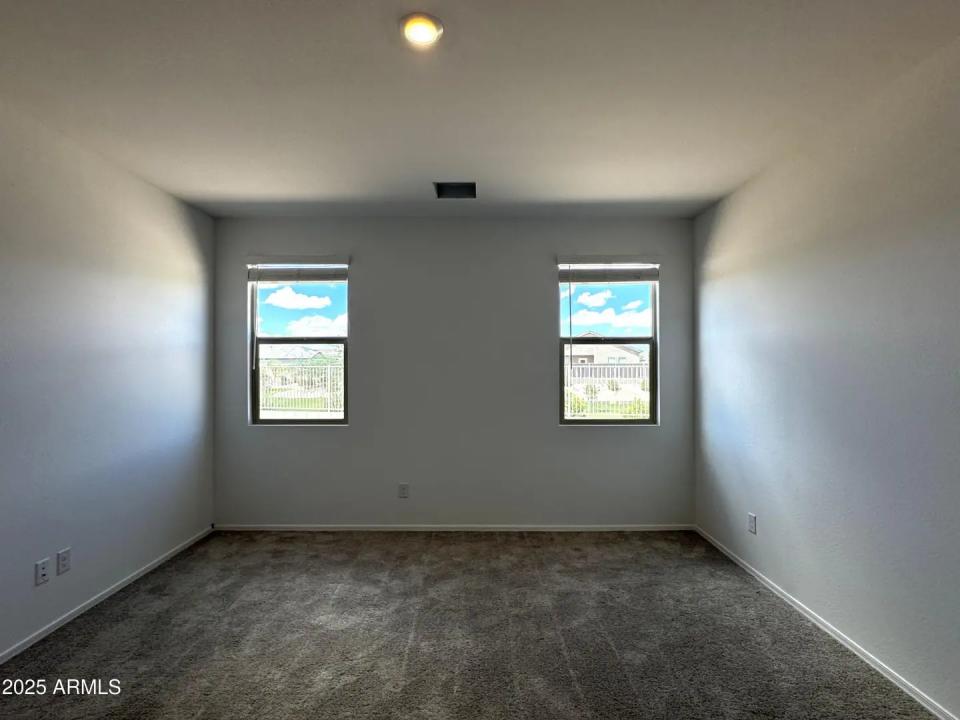 Real Estate Picture 22