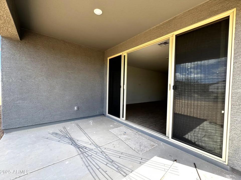 Real Estate Picture 24