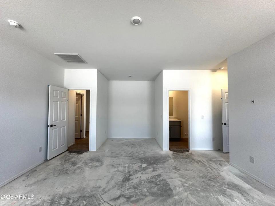 Real Estate Picture 30