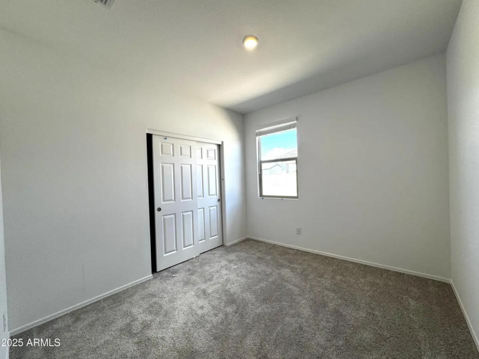 Real Estate Picture 33
