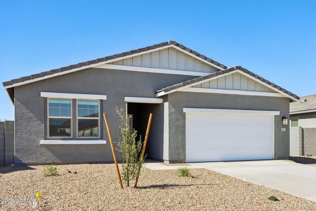 Real Estate Picture 3