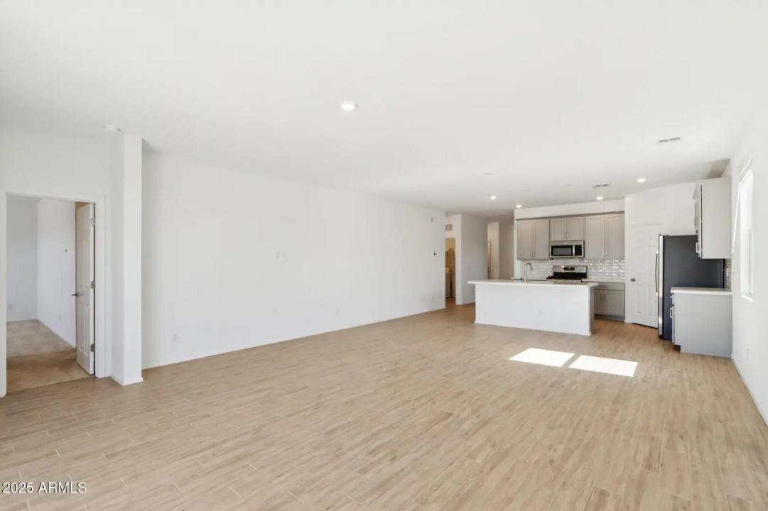 Real Estate Picture 6