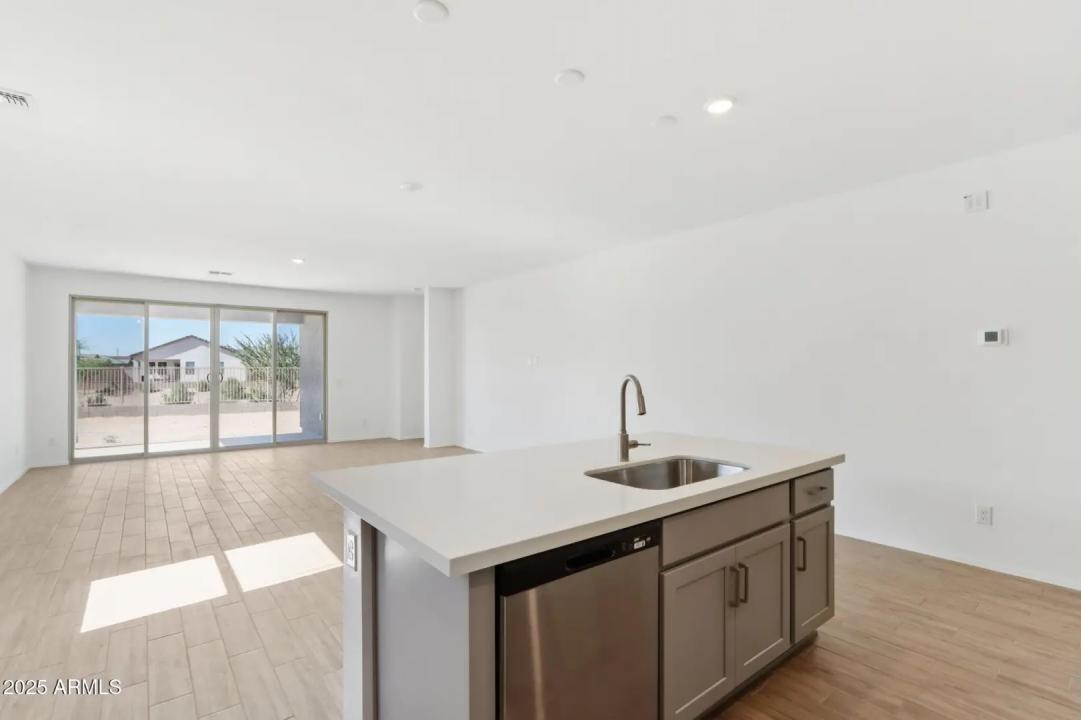 Real Estate Picture 8