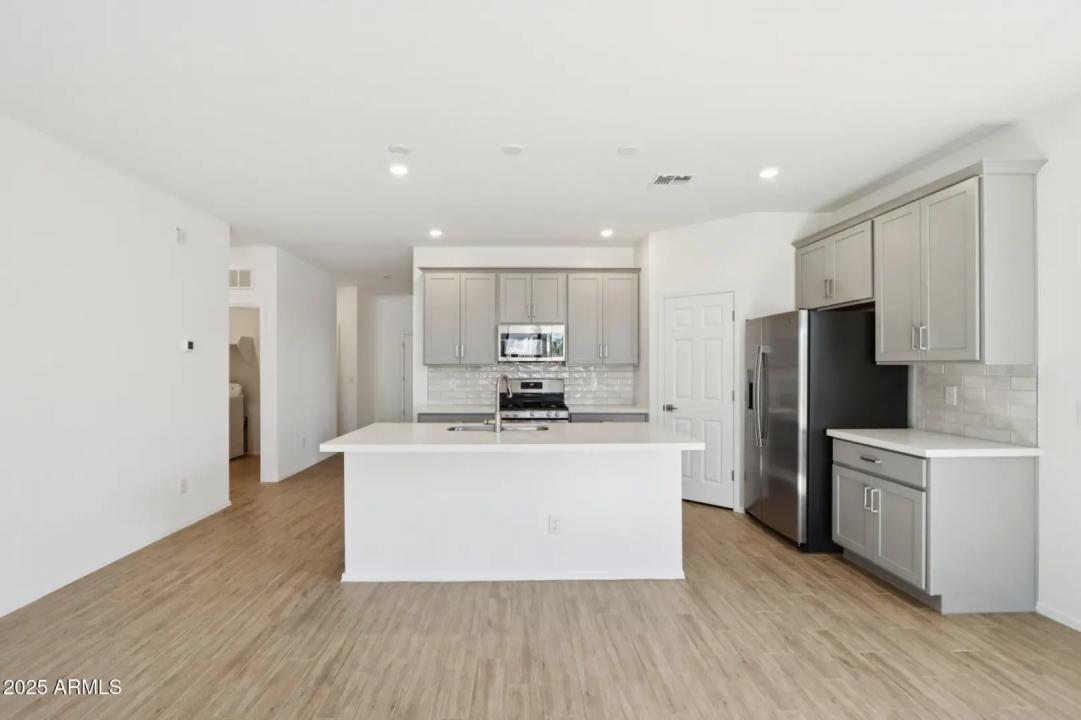 Real Estate Picture 10