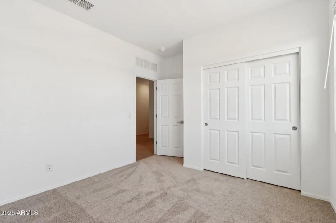 Real Estate Picture 14