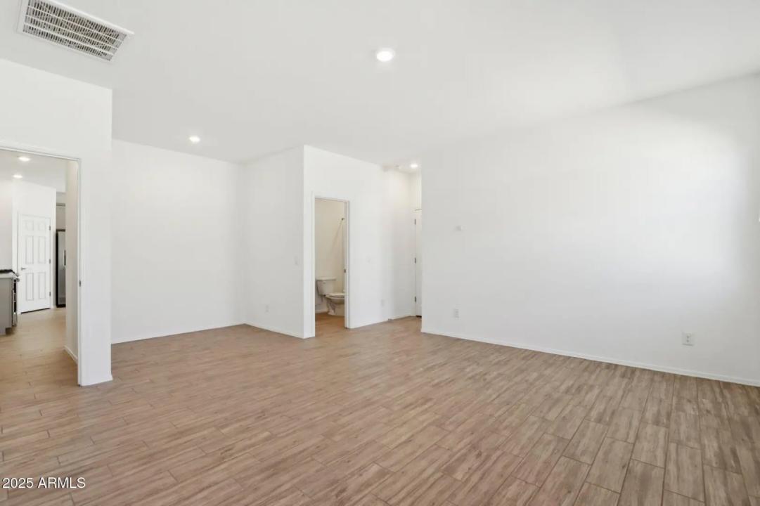 Real Estate Picture 20