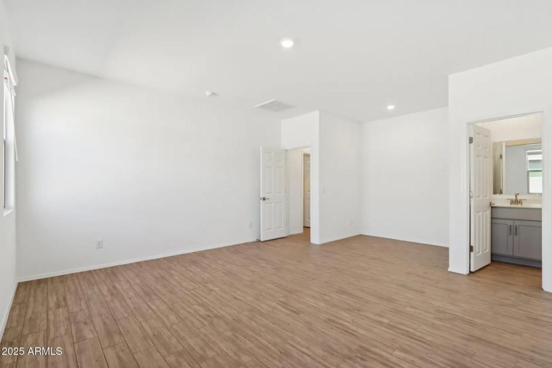 Real Estate Picture 21