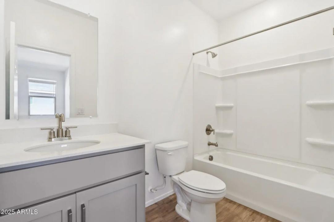 Real Estate Picture 22