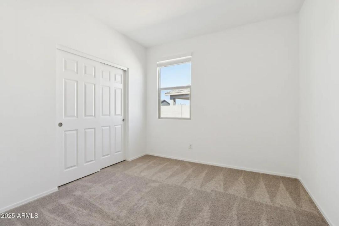 Real Estate Picture 23