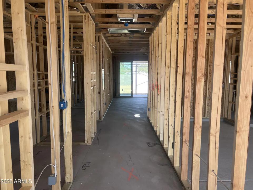 Real Estate Picture 3