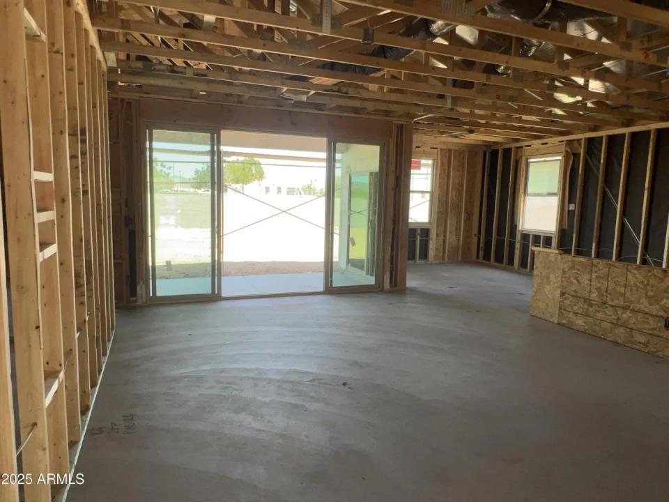 Real Estate Picture 7