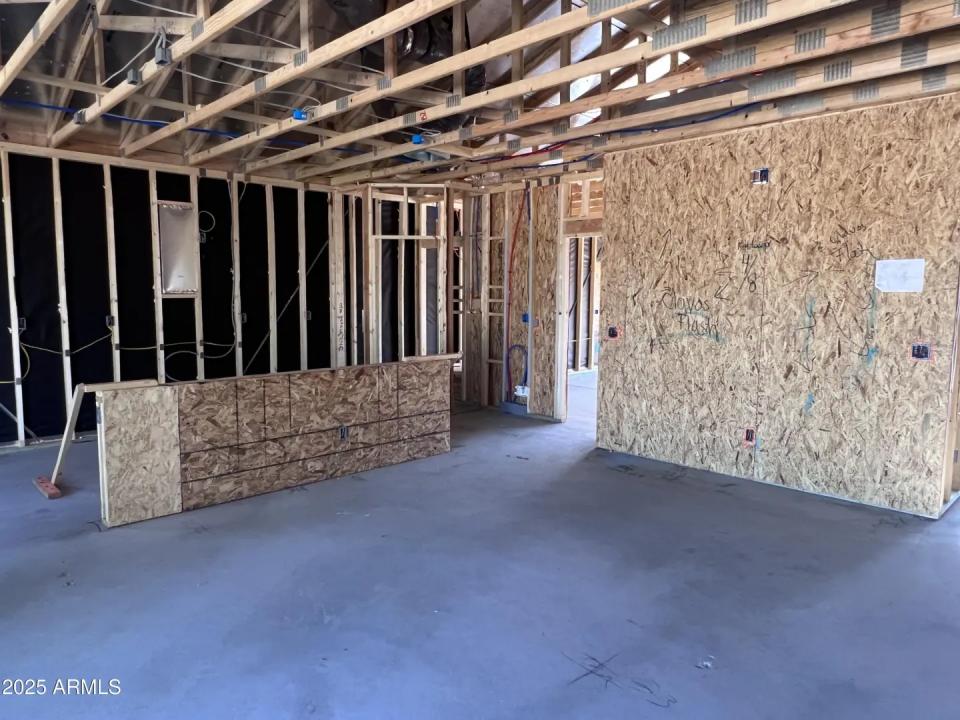Real Estate Picture 9